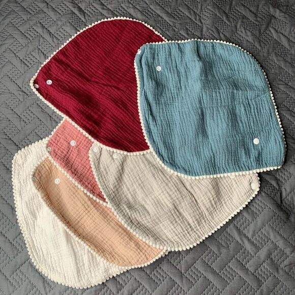 Baby Shorts Socks Bib Set - Picture 2 of 8